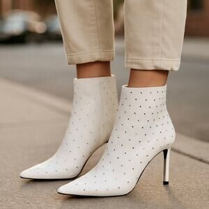 New Nine West Farrah Pointy Toe Stiletto Zip-Up Booties White w/ Studs, Wm's 9.5